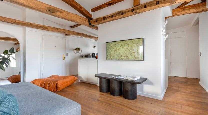 Photo of Parisian Poetry