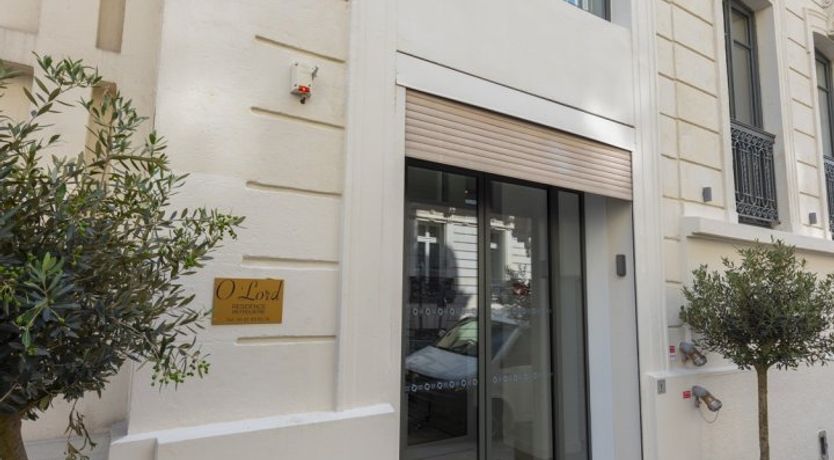 Photo of Between the Lights