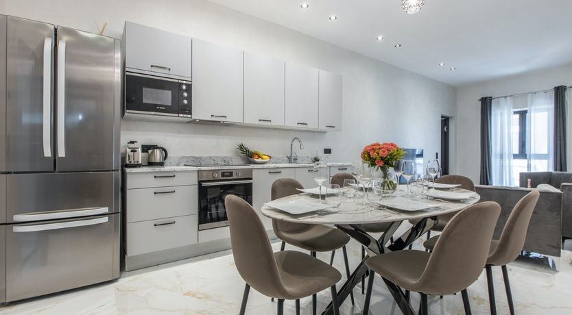 Photo of Riviera Royalty