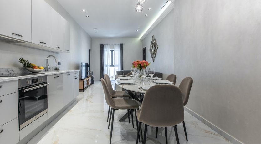 Photo of Riviera Royalty