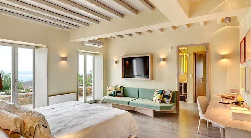 Photo of When That Helicopter Comes