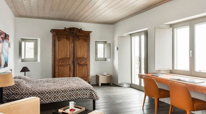 Photo of When That Helicopter Comes