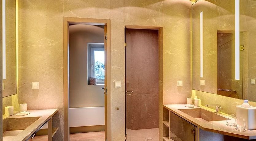 Photo of When That Helicopter Comes