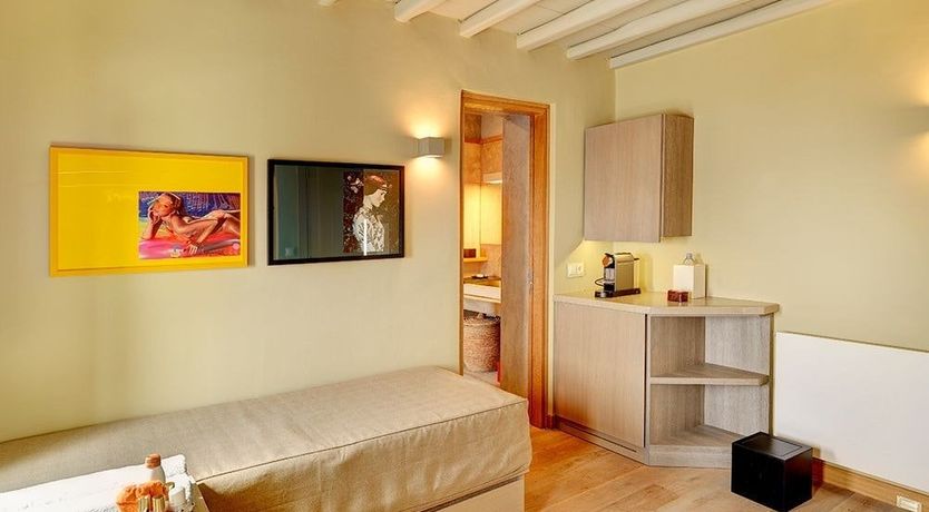 Photo of When That Helicopter Comes