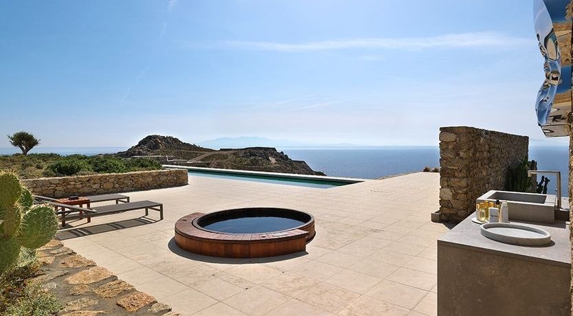 Photo of When That Helicopter Comes