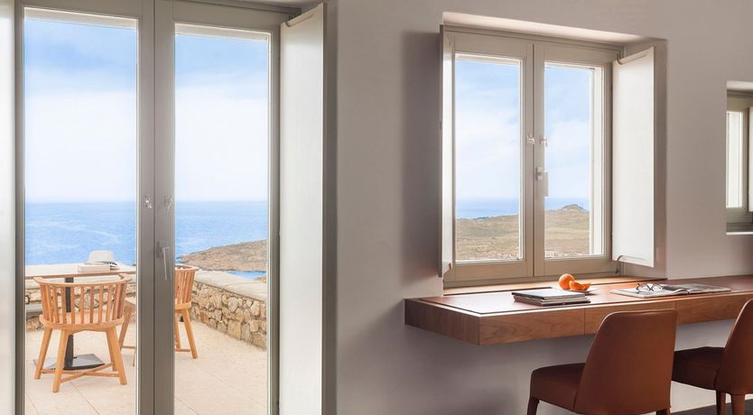 Photo of When That Helicopter Comes