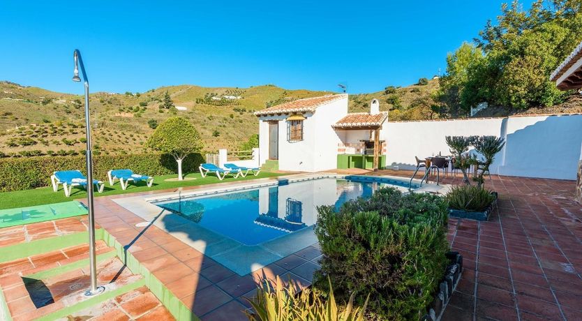 Photo of Almond Eyes