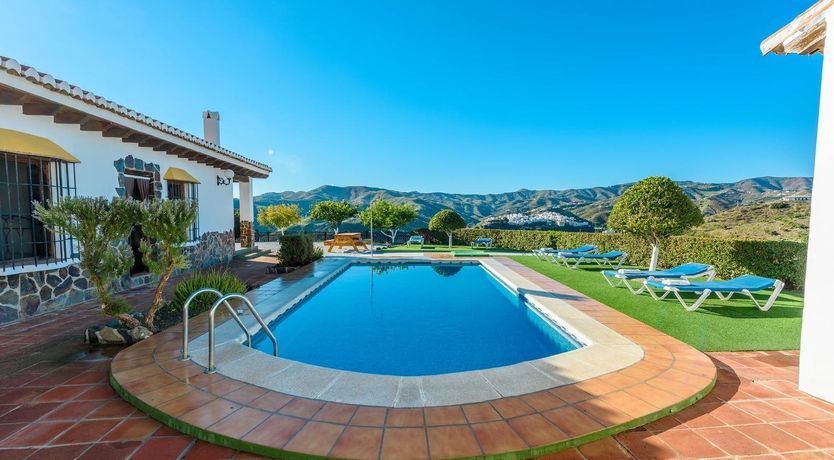 Photo of Almond Eyes