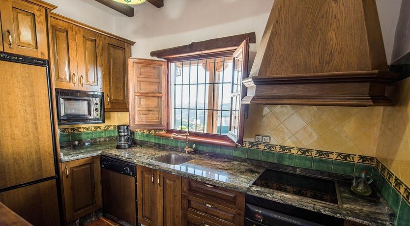 Photo of Almond Eyes