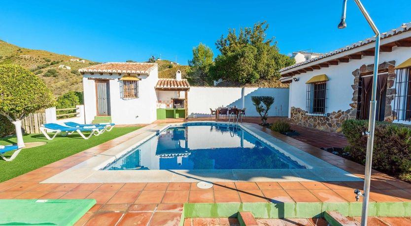 Photo of Almond Eyes