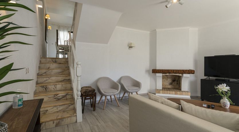 Photo of Algarvean Jewel