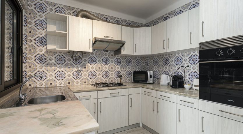 Photo of Algarvean Jewel