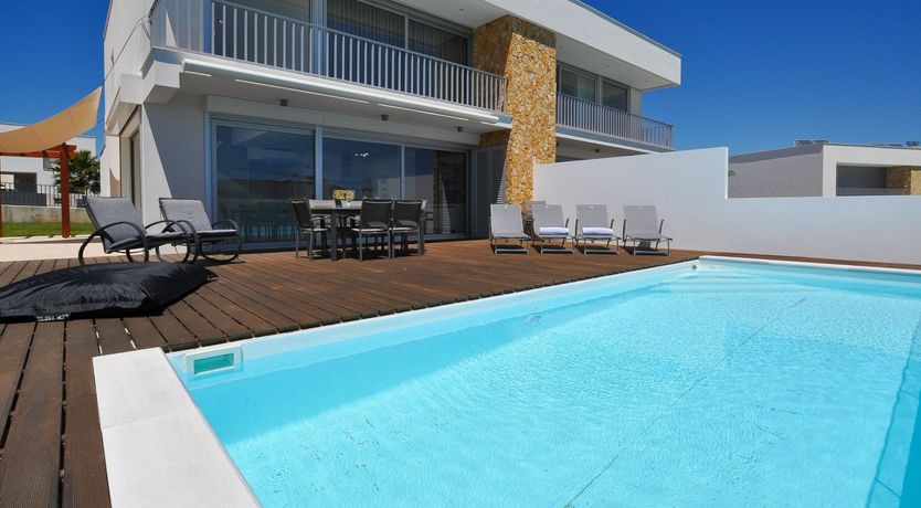 Photo of Modernist Marvel