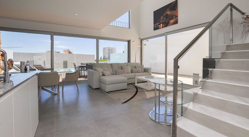 Photo of Modernist Marvel