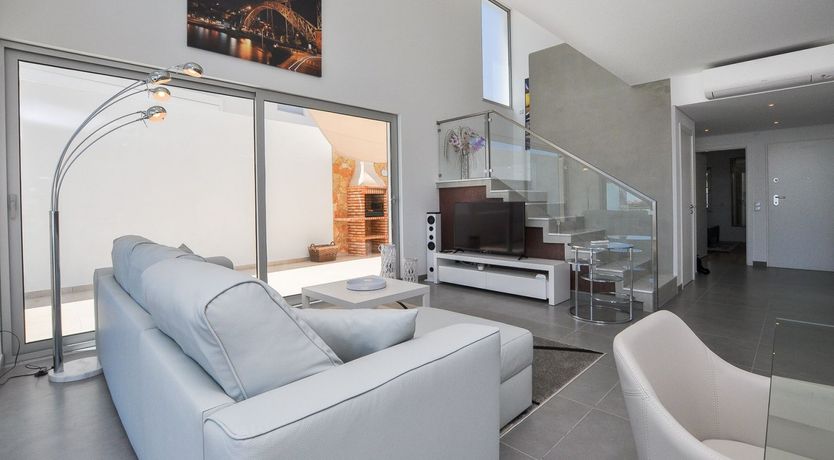 Photo of Modernist Marvel