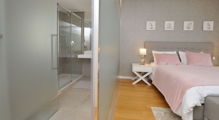 Photo of Modernist Marvel