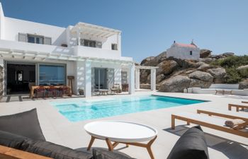 Cycladic Clouds Villa