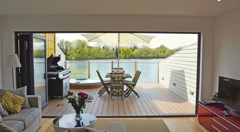 Photo of Lake Mirrors