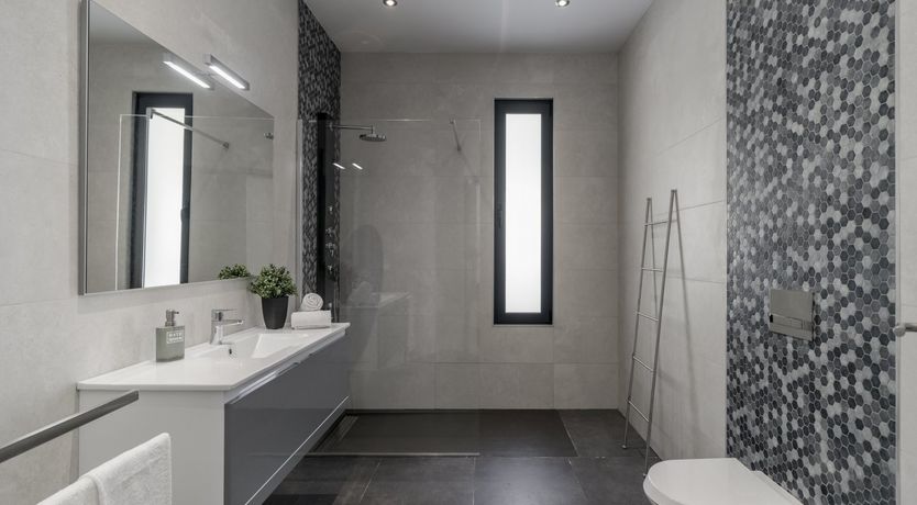 Photo of Between the Mountains & the Sea