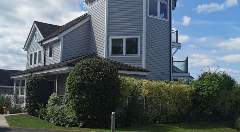 Photo of Lakeside Reflection