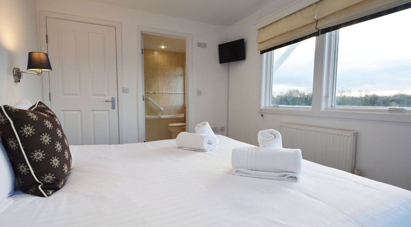 Photo of Lakeside Reflection