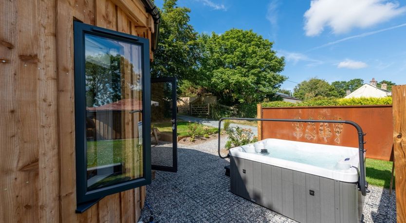 Photo of Rustic in the Round