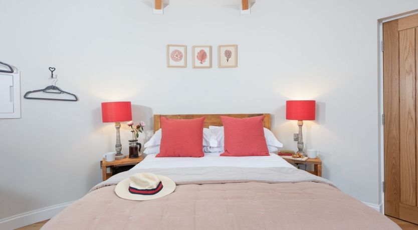 Photo of Rustic in the Round