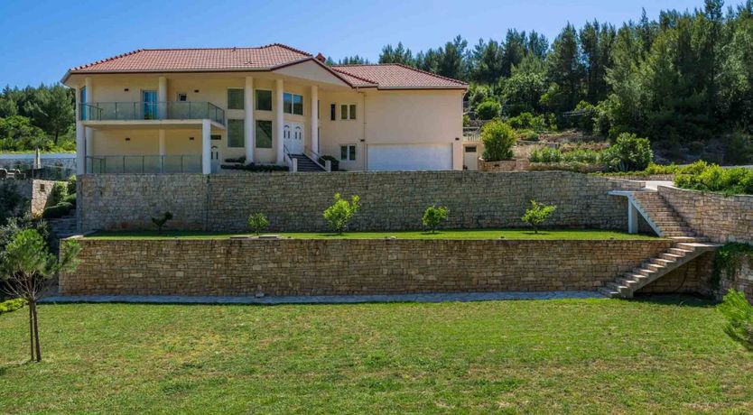 Photo of Edge of the Water Escape