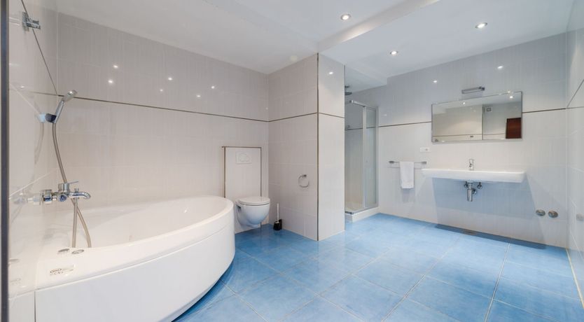 Photo of Edge of the Water Escape