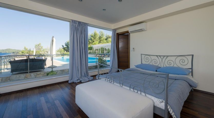 Photo of Edge of the Water Escape