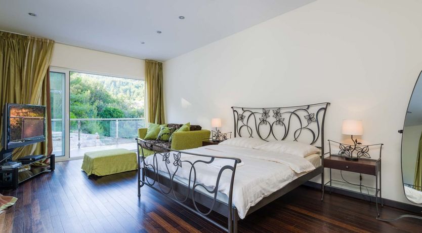 Photo of Edge of the Water Escape