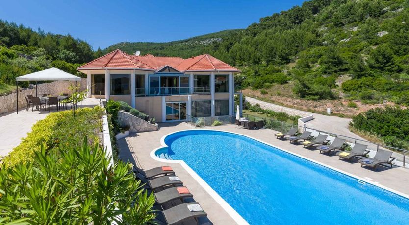 Photo of Edge of the Water Escape