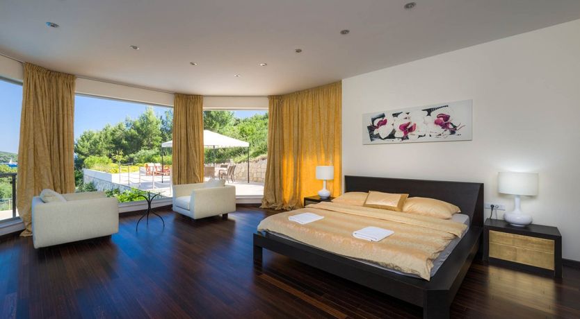 Photo of Edge of the Water Escape