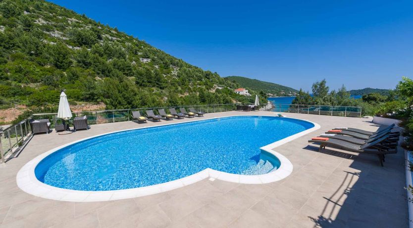 Photo of Edge of the Water Escape