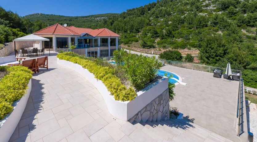 Photo of Edge of the Water Escape