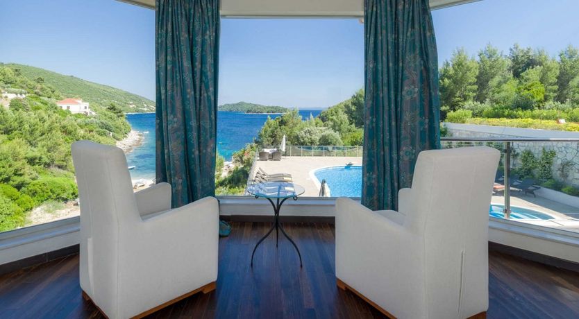 Photo of Edge of the Water Escape