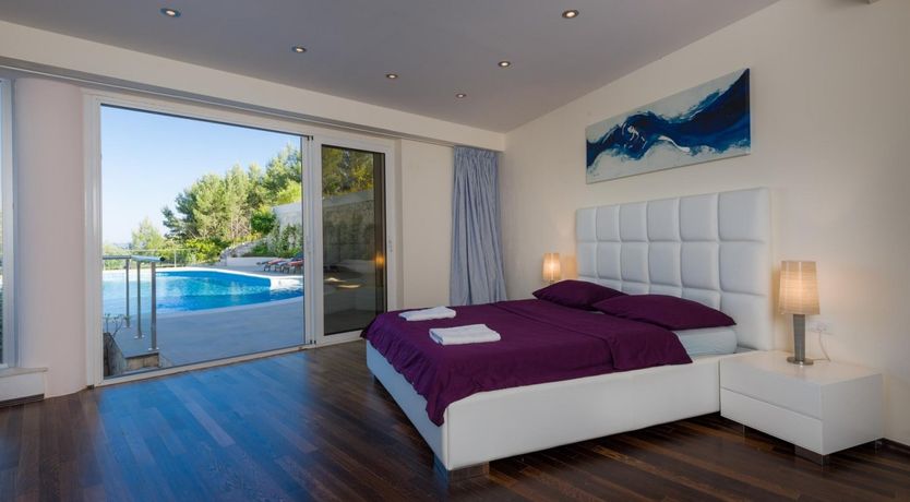 Photo of Edge of the Water Escape