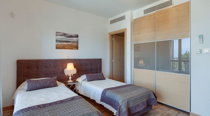 Photo of Honeyed Seafoam