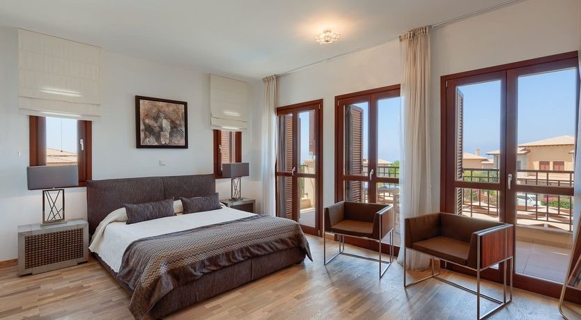 Photo of Honeyed Seafoam