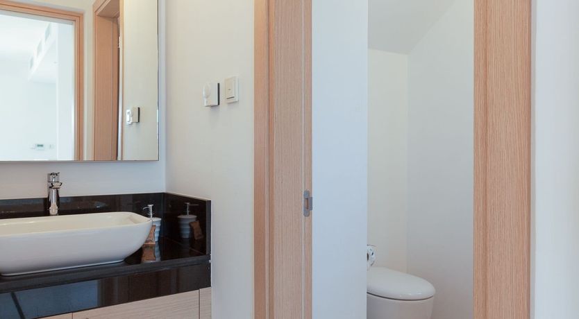 Photo of Honeyed Seafoam