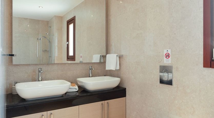 Photo of Honeyed Seafoam