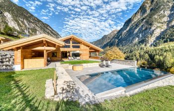 Mountain Gazer Holiday Home