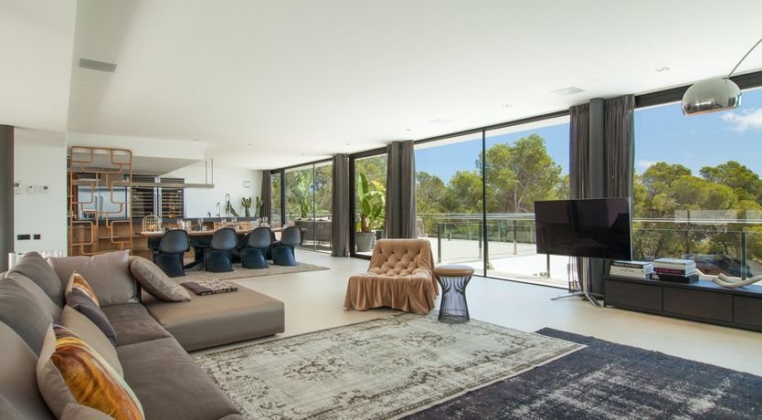 Photo of Sunkissed & Sparkling