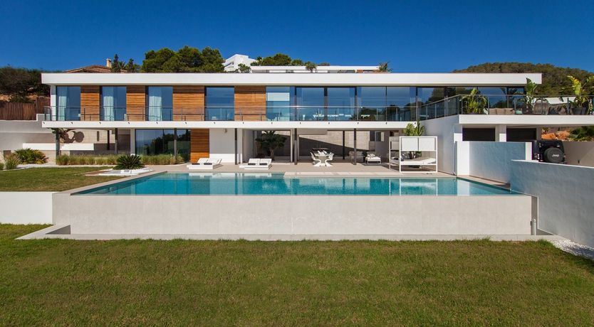 Photo of Sunkissed & Sparkling