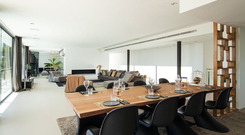 Photo of Sunkissed & Sparkling