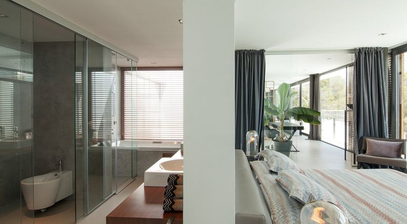 Photo of Sunkissed & Sparkling