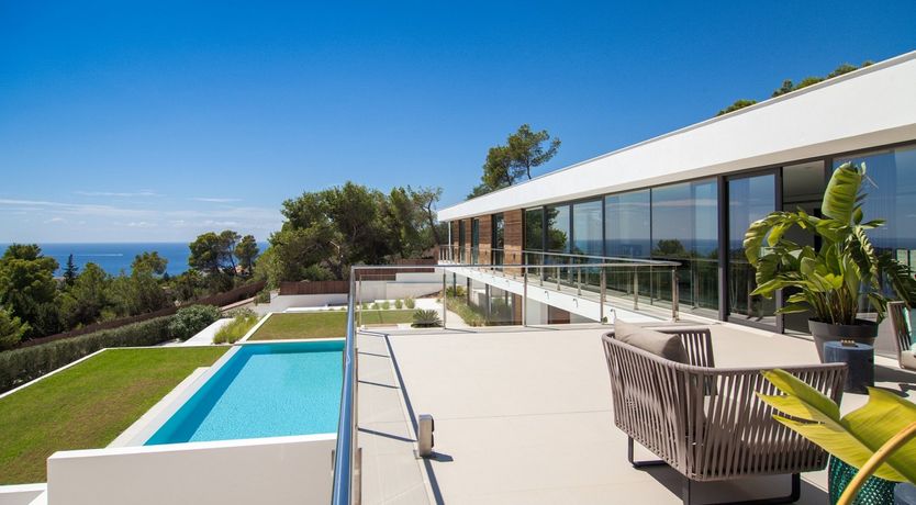 Photo of Sunkissed & Sparkling