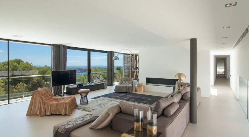 Photo of Sunkissed & Sparkling