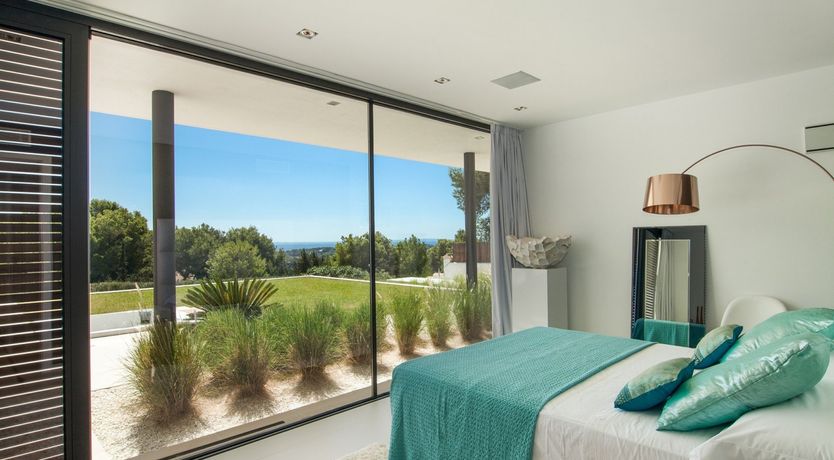 Photo of Sunkissed & Sparkling