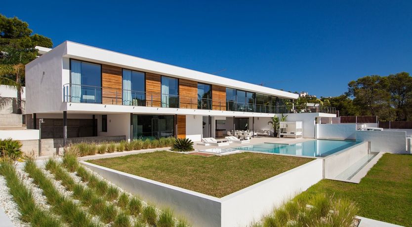 Photo of Sunkissed & Sparkling